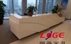 在選購(gòu)公司接待臺(tái)的時(shí)候我們應(yīng)該注意一些什么？